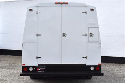 2017 Ford E-350 SD 2dr  Van!**APPOINTMENT ONLY**V10 Power! Dually! Service Body w/ Tool Compartments! Enclosed Upper Box! Work Ready! - Photo 4 - Portland, OR 97266