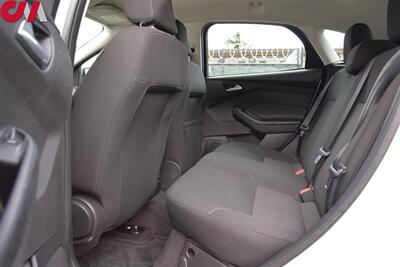 2018 Ford Focus SE  4dr Hatchback! Back-Up Camera! Bluetooth w/ Steering Wheel Controls! Heated Seats! Traction Control! All Weather Floor Mats! - Photo 21 - Portland, OR 97266