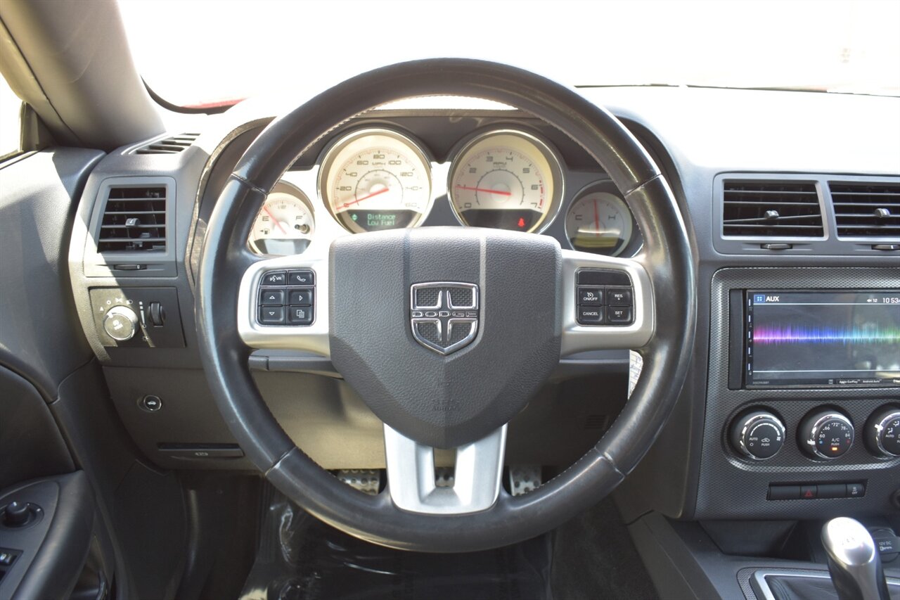 2011 Dodge Challenger R/T 2dr Coupe! 6 Speed Manual! Back Up Camera! Cruise Control! 5.7L HEMI V8! Rear-Wheel Drive! Dual Exhaust! Sport-tuned suspension! Apple CarPlay! Android Auto! - Photo 16 - Portland, OR 97266