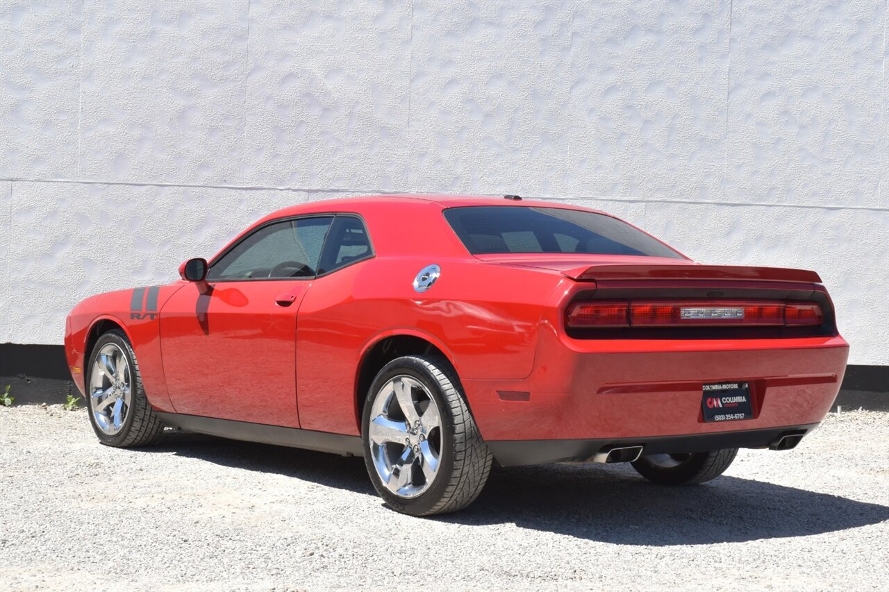 2011 Dodge Challenger R/T 2dr Coupe! 6 Speed Manual! Back Up Camera! Cruise Control! 5.7L HEMI V8! Rear-Wheel Drive! Dual Exhaust! Sport-tuned suspension! Apple CarPlay! Android Auto! - Photo 2 - Portland, OR 97266
