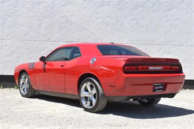 2011 Dodge Challenger R/T 2dr Coupe! 6 Speed Manual! Back Up Camera! Cruise Control! 5.7L HEMI V8! Rear-Wheel Drive! Dual Exhaust! Sport-tuned suspension! Apple CarPlay! Android Auto! - Photo 2 - Portland, OR 97266