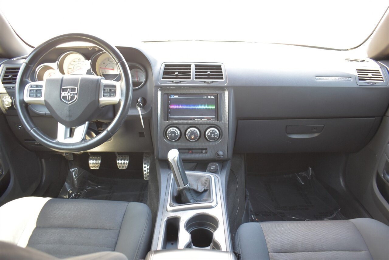2011 Dodge Challenger R/T 2dr Coupe! 6 Speed Manual! Back Up Camera! Cruise Control! 5.7L HEMI V8! Rear-Wheel Drive! Dual Exhaust! Sport-tuned suspension! Apple CarPlay! Android Auto! - Photo 15 - Portland, OR 97266