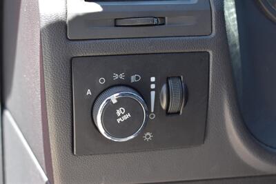 2011 Dodge Challenger R/T 2dr Coupe! 6 Speed Manual! Back Up Camera! Cruise Control! 5.7L HEMI V8! Rear-Wheel Drive! Dual Exhaust! Sport-tuned suspension! Apple CarPlay! Android Auto! - Photo 18 - Portland, OR 97266