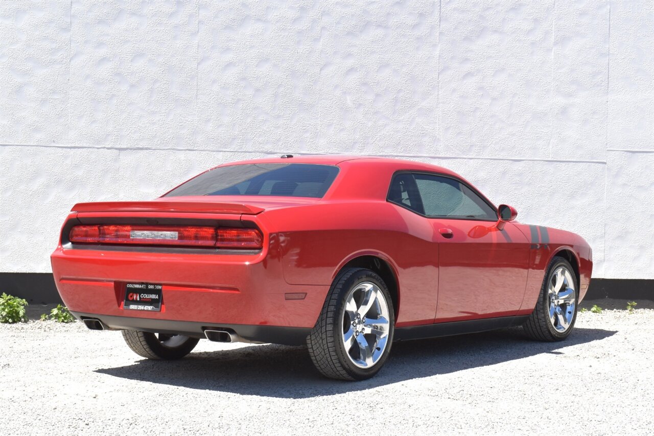 2011 Dodge Challenger R/T 2dr Coupe! 6 Speed Manual! Back Up Camera! Cruise Control! 5.7L HEMI V8! Rear-Wheel Drive! Dual Exhaust! Sport-tuned suspension! Apple CarPlay! Android Auto! - Photo 8 - Portland, OR 97266