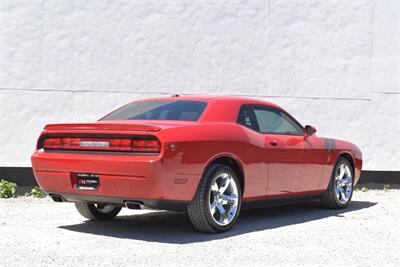 2011 Dodge Challenger R/T 2dr Coupe! 6 Speed Manual! Back Up Camera! Cruise Control! 5.7L HEMI V8! Rear-Wheel Drive! Dual Exhaust! Sport-tuned suspension! Apple CarPlay! Android Auto! - Photo 8 - Portland, OR 97266