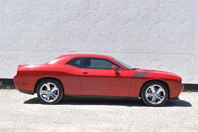 2011 Dodge Challenger R/T 2dr Coupe! 6 Speed Manual! Back Up Camera! Cruise Control! 5.7L HEMI V8! Rear-Wheel Drive! Dual Exhaust! Sport-tuned suspension! Apple CarPlay! Android Auto! - Photo 9 - Portland, OR 97266