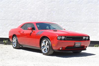 2011 Dodge Challenger R/T  2dr Coupe! 6 Speed Manual! Back Up Camera! Cruise Control! 5.7L HEMI V8! Rear-Wheel Drive! Dual Exhaust! Sport-tuned suspension! Apple CarPlay! Android Auto! Coupe