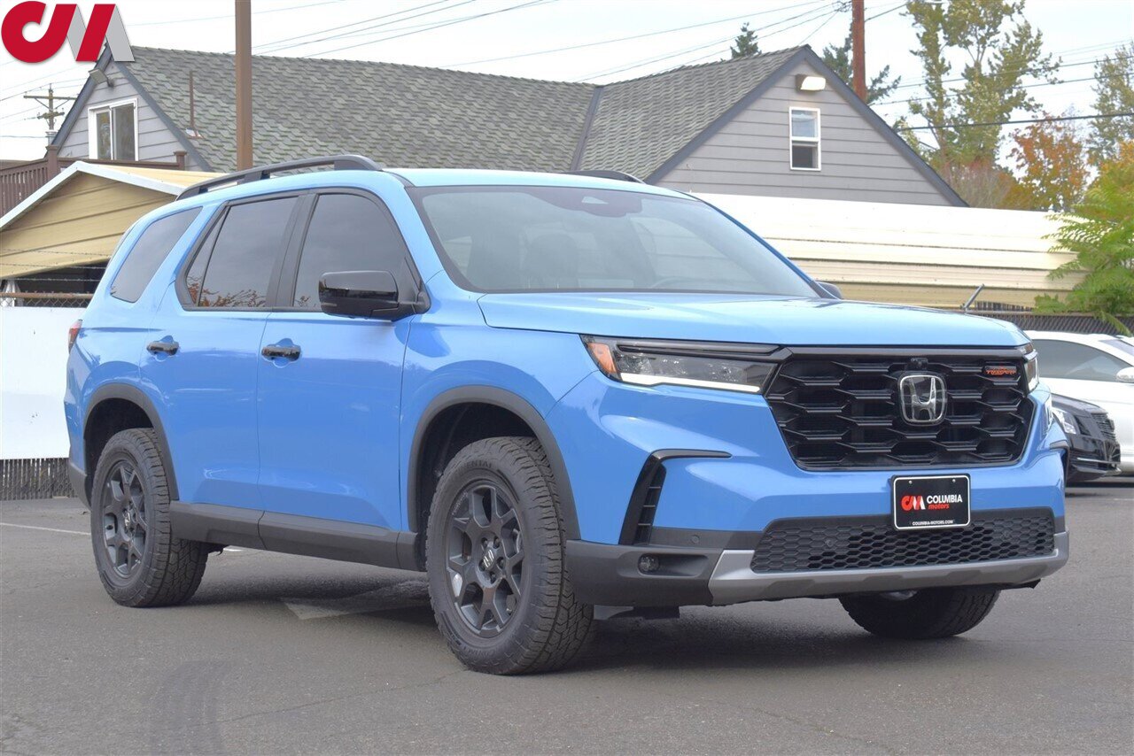 2025 Honda Pilot TrailSport  AWD 4dr SUV 3rd-Row Seats! Back Up Cam! Side View Cameras! Blind Spot Monitor! Bluetooth! Heated Leather Seats! Snow/Trail/Sand Modes! Pano-Sunroof! - Photo 1 - Portland, OR 97266