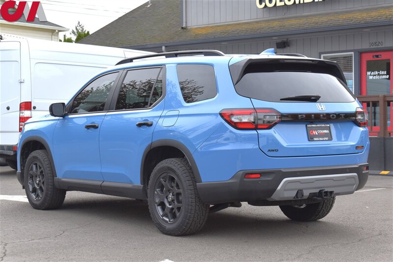 2025 Honda Pilot TrailSport  AWD 4dr SUV 3rd-Row Seats! Back Up Cam! Side View Cameras! Blind Spot Monitor! Bluetooth! Heated Leather Seats! Snow/Trail/Sand Modes! Pano-Sunroof!