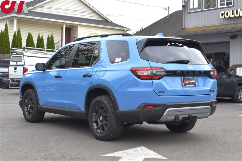 2025 Honda Pilot TrailSport  AWD 4dr SUV**BY APPOINTMENT ONLY** 3rd-Row Seats! Back Up Cam! Side View Cameras! Blind Spot Monitor! Bluetooth! Heated Leather Seats! Snow/Trail/Sand Modes! Pano-Sunroof!
