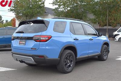 2025 Honda Pilot TrailSport  AWD 4dr SUV**BY APPOINTMENT ONLY** 3rd-Row Seats! Back Up Cam! Side View Cameras! Blind Spot Monitor! Bluetooth! Heated Leather Seats! Snow/Trail/Sand Modes! Pano-Sunroof! - Photo 5 - Portland, OR 97266