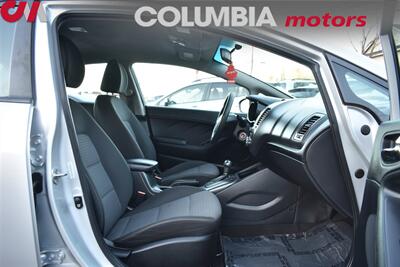 2015 Kia Forte LX 4dr Sedan 6A USB/Auxiliary Inputs! Bluetooth w/Voice Activation! Electronic Stability Control! Remote Keyless Entry! - Photo 23 - Portland, OR 97266
