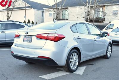 2015 Kia Forte LX  4dr Sedan 6A USB/Auxiliary Inputs! Bluetooth w/Voice Activation! Electronic Stability Control! Remote Keyless Entry! - Photo 5 - Portland, OR 97266