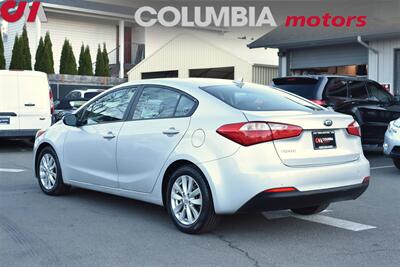 2015 Kia Forte LX 4dr Sedan 6A USB/Auxiliary Inputs! Bluetooth w/Voice Activation! Electronic Stability Control! Remote Keyless Entry! - Photo 2 - Portland, OR 97266