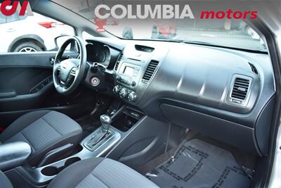 2015 Kia Forte LX 4dr Sedan 6A USB/Auxiliary Inputs! Bluetooth w/Voice Activation! Electronic Stability Control! Remote Keyless Entry! - Photo 11 - Portland, OR 97266