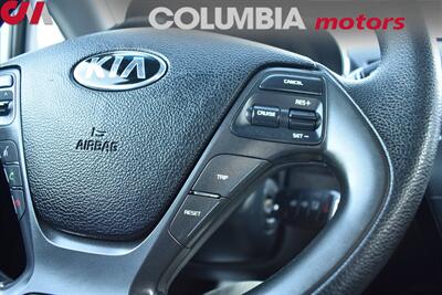 2015 Kia Forte LX 4dr Sedan 6A USB/Auxiliary Inputs! Bluetooth w/Voice Activation! Electronic Stability Control! Remote Keyless Entry! - Photo 17 - Portland, OR 97266