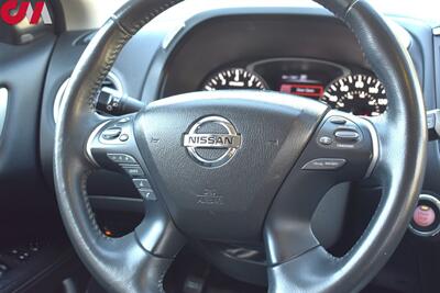 2019 Nissan Pathfinder SV  4X4 4dr SUV! 3rd-Row Seats! Back up Camera! Blind Spot Monitor! Bluetooth! 4WD Mode Selector! Tow/Haul Mode! - Photo 13 - Portland, OR 97266