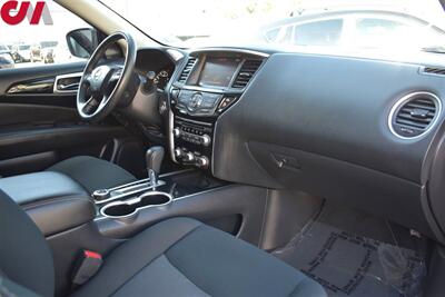 2019 Nissan Pathfinder SV  4X4 4dr SUV! 3rd-Row Seats! Back up Camera! Blind Spot Monitor! Bluetooth! 4WD Mode Selector! Tow/Haul Mode! - Photo 11 - Portland, OR 97266