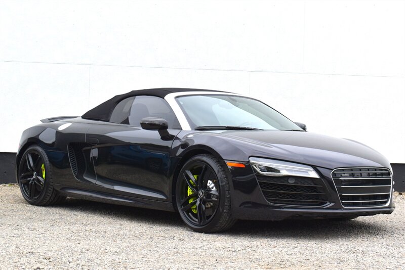 2014 Audi R8 5.2 quattro Spyder  AWD 2dr Convertible 7A! 5.2L V10 Engine! Back Up Camera! Parking Sensors! Navigation! Heated Leather Seats! Bluetooth! Magnetic Ride Suspension! Bang & Olufsen Audio!