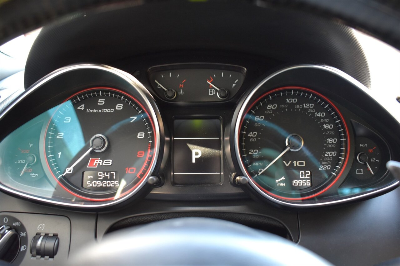 2014 Audi R8 5.2 quattro Spyder AWD 2dr Convertible 7A! 5.2L V10 Engine! Back Up Camera! Parking Sensors! Navigation! Heated Leather Seats! Bluetooth! Magnetic Ride Suspension! Bang & Olufsen Audio! - Photo 30 - Portland, OR 97266