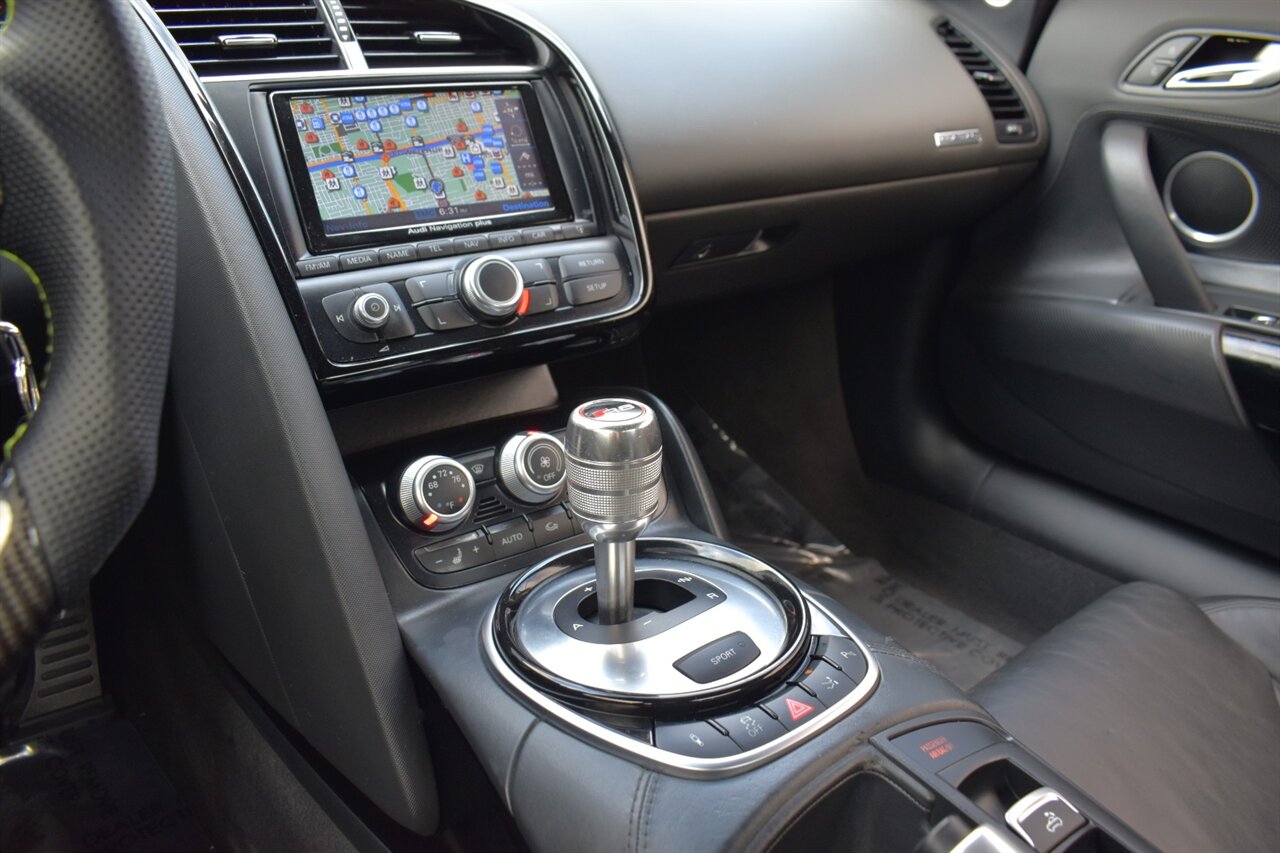 2014 Audi R8 5.2 quattro Spyder AWD 2dr Convertible 7A! 5.2L V10 Engine! Back Up Camera! Parking Sensors! Navigation! Heated Leather Seats! Bluetooth! Magnetic Ride Suspension! Bang & Olufsen Audio! - Photo 32 - Portland, OR 97266