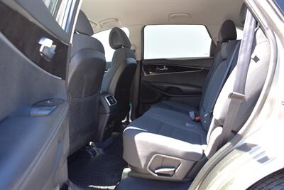 2016 Kia Sorento LX  AWD 4dr SUV! 3rd Row Seats! Back Up Camera! Parking Assist! Bluetooth! Center Locking Diff! Heated Seats! Bluetooth! Eco & Sport Drive Modes! - Photo 25 - Portland, OR 97266