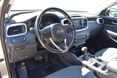 2016 Kia Sorento LX  AWD 4dr SUV! 3rd Row Seats! Back Up Camera! Parking Assist! Bluetooth! Center Locking Diff! Heated Seats! Bluetooth! Eco & Sport Drive Modes! - Photo 3 - Portland, OR 97266