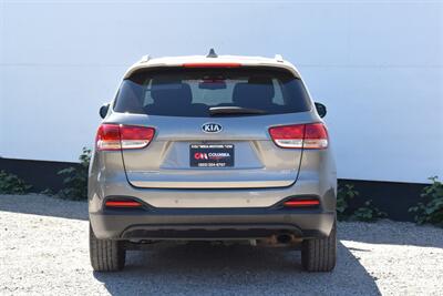 2016 Kia Sorento LX  AWD 4dr SUV! 3rd Row Seats! Back Up Camera! Parking Assist! Bluetooth! Center Locking Diff! Heated Seats! Bluetooth! Eco & Sport Drive Modes! - Photo 4 - Portland, OR 97266