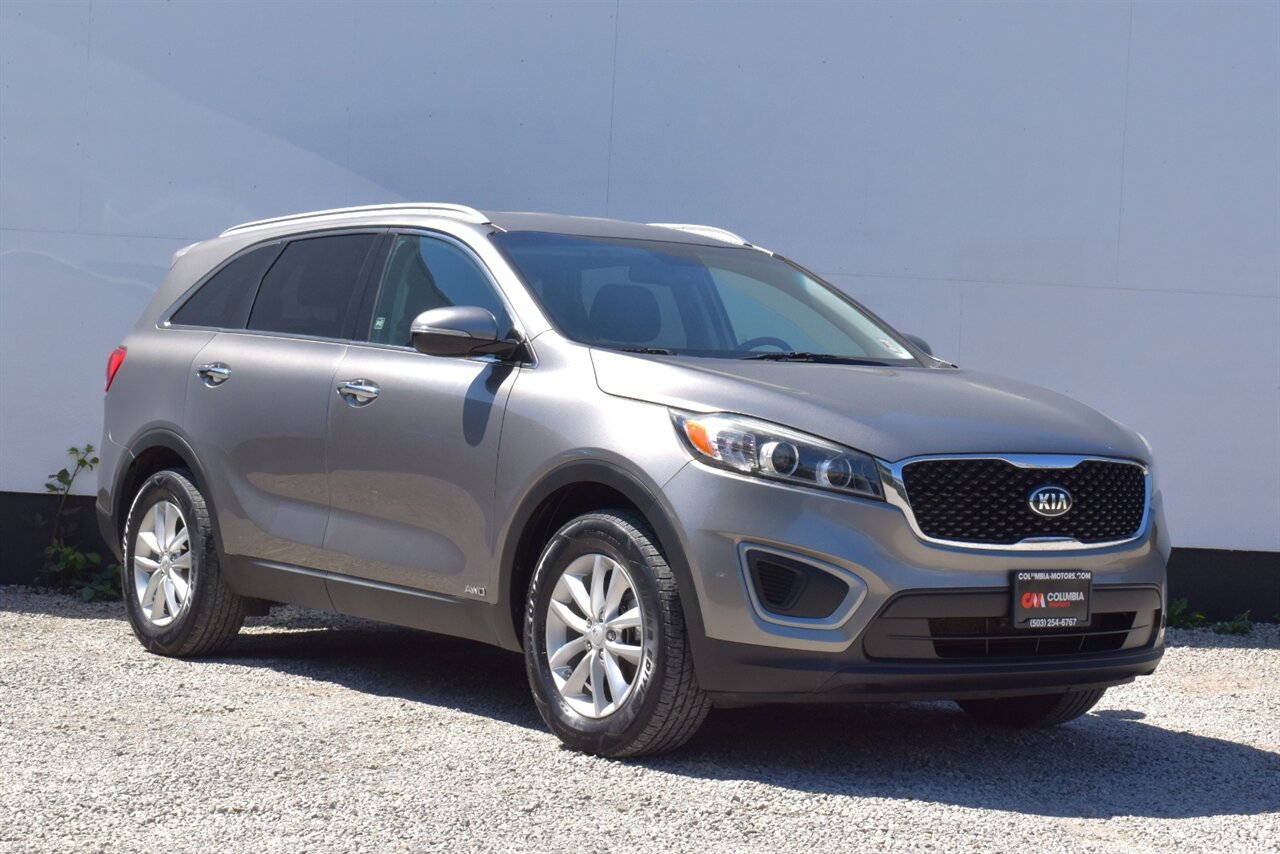 2016 Kia Sorento LX  AWD 4dr SUV! 3rd Row Seats! Back Up Camera! Parking Assist! Bluetooth! Center Locking Diff! Heated Seats! Bluetooth! Eco & Sport Drive Modes! - Photo 1 - Portland, OR 97266