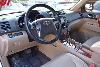 2013 Toyota Highlander Hybrid Limited  AWD 4dr SUV! 3rd Row Seats! Back Up Camera! Navigation! Bluetooth! Heated Leather Seats! Sunroof! Powered Liftgate! - Photo 3 - Portland, OR 97266