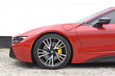 2017 BMW i8 Coupe 2D AWD 1.5L I3 Turbo Electric/Hybrid  AWD! eDrive Mode! Sport Mode! Carbon Fiber Body! Stability Control! ABS Brakes! Backup Camera! Navigation! Harman Kardon Sound! Leather Interior! Iconic Scissor Doors! - Photo 13 - Portland, OR 97266