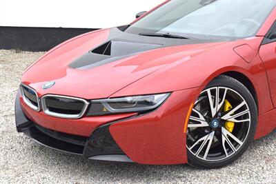 2017 BMW i8 Coupe 2D AWD 1.5L I3 Turbo Electric/Hybrid  AWD! eDrive Mode! Sport Mode! Carbon Fiber Body! Stability Control! ABS Brakes! Backup Camera! Navigation! Harman Kardon Sound! Leather Interior! Iconic Scissor Doors! - Photo 11 - Portland, OR 97266