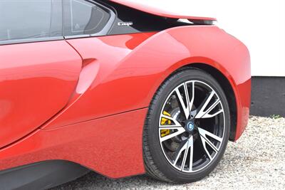 2017 BMW i8 Coupe 2D AWD 1.5L I3 Turbo Electric/Hybrid  AWD! eDrive Mode! Sport Mode! Carbon Fiber Body! Stability Control! ABS Brakes! Backup Camera! Navigation! Harman Kardon Sound! Leather Interior! Iconic Scissor Doors! - Photo 14 - Portland, OR 97266