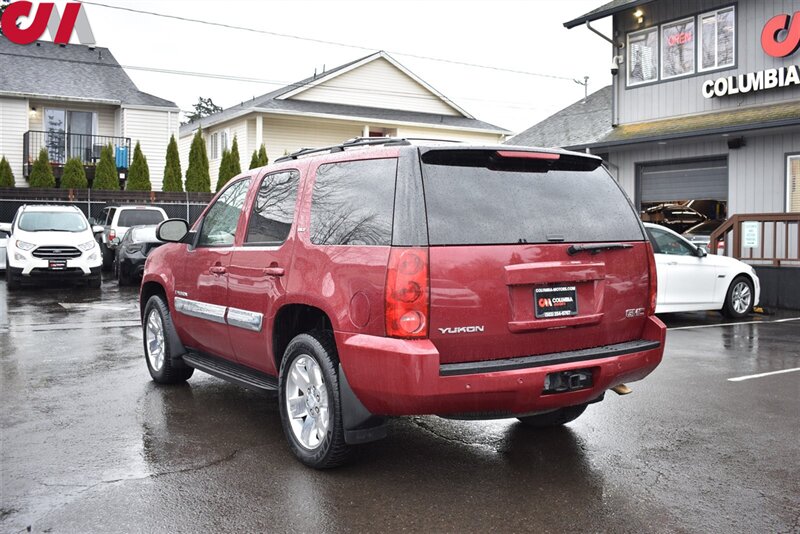 2007 GMC Yukon SLT SLT 4dr SUV  4WD w/4SA Back-Up Cam! Front & 2nd Row Leather Heated Seats! 3 Row Seating! DVD Player & Display! Bose Speakers! Bluetooth w/Voice Activation! Hitch Insert!