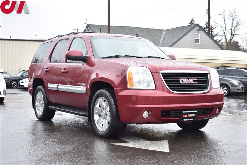 2007 GMC Yukon SLT SLT 4dr SUV  4WD w/4SA Back-Up Cam! Front & 2nd Row Leather Heated Seats! 3 Row Seating! DVD Player & Display! Bose Speakers! Bluetooth w/Voice Activation! Hitch Insert!