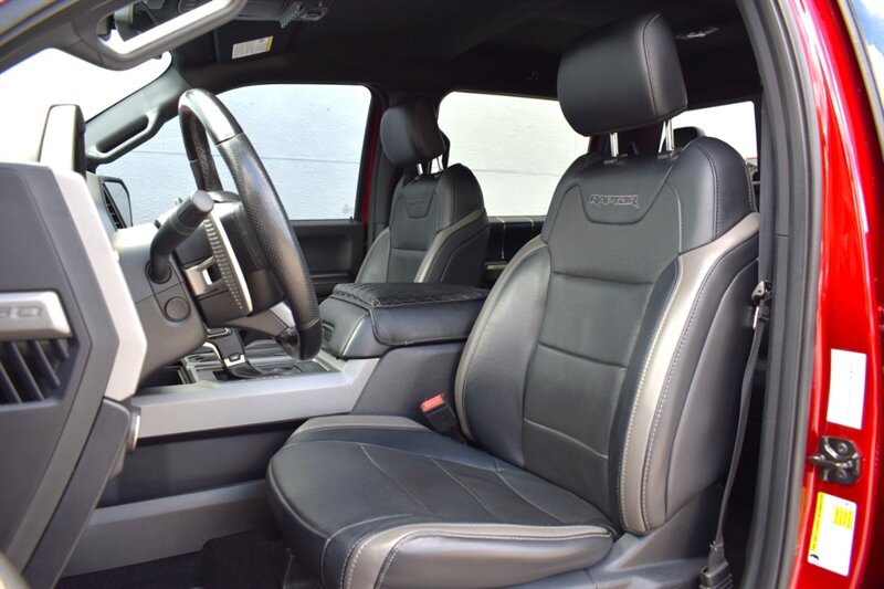 2018 Ford F-150 Raptor 4x4 4dr SuperCrew 5.5 ft. SB**APPOINTMENT ONLY**Back Up Cam! Blind Spot Monitor! Lane Assist! Park Assist! Navi! Tow Pkg! 2H/4A Auto/4H/4L! Apple CarPlay! Heated & Ventilated Leather Seats! - Photo 11 - Portland, OR 97266