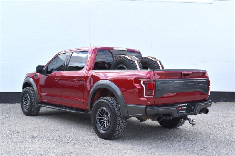 2018 Ford F-150 Raptor  4x4 4dr SuperCrew 5.5 ft. SB**APPOINTMENT ONLY**Back Up Cam! Blind Spot Monitor! Lane Assist! Park Assist! Navi! Tow Pkg! 2H/4A Auto/4H/4L! Apple CarPlay! Heated & Ventilated Leather Seats!