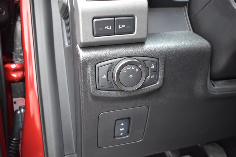 2018 Ford F-150 Raptor 4x4 4dr SuperCrew 5.5 ft. SB**APPOINTMENT ONLY**Back Up Cam! Blind Spot Monitor! Lane Assist! Park Assist! Navi! Tow Pkg! 2H/4A Auto/4H/4L! Apple CarPlay! Heated & Ventilated Leather Seats! - Photo 19 - Portland, OR 97266