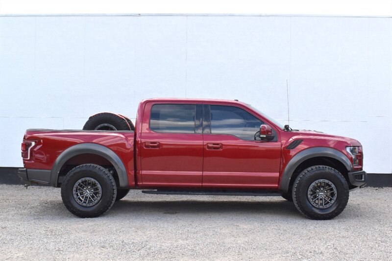 2018 Ford F-150 Raptor 4x4 4dr SuperCrew 5.5 ft. SB**APPOINTMENT ONLY**Back Up Cam! Blind Spot Monitor! Lane Assist! Park Assist! Navi! Tow Pkg! 2H/4A Auto/4H/4L! Apple CarPlay! Heated & Ventilated Leather Seats! - Photo 6 - Portland, OR 97266