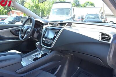 2017 Nissan Murano SV AWD 4dr SUV Push Start! Back Up Camera! Bluetooth w/Voice Activation! Navigation! Traction Control! - Photo 11 - Portland, OR 97266