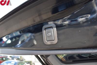 2019 Toyota Highlander Limited Platinum  AWD 4dr SUV**BY APPOINTMENT ONLY**Back-Up Camera! Bird's Eye View Camera! Park Assist! GPS Nav! Bluetooth! Cooled & Full Heated Leather Seats! Power Liftgate! - Photo 32 - Portland, OR 97266