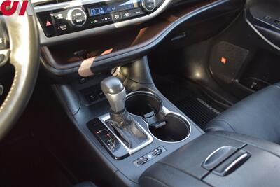 2019 Toyota Highlander Limited Platinum  AWD 4dr SUV**BY APPOINTMENT ONLY**Back-Up Camera! Bird's Eye View Camera! Park Assist! GPS Nav! Bluetooth! Cooled & Full Heated Leather Seats! Power Liftgate! - Photo 22 - Portland, OR 97266