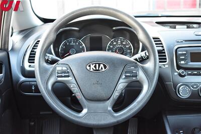 2018 Kia Forte LX  LX 4dr Sedan 6A! USB/Auxiliary Inputs! Bluetooth! Electronic Stability Control! Remote Keyless Entry! - Photo 13 - Portland, OR 97266