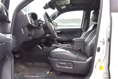 2020 Toyota Tacoma TRD Off-Road  4x4 4dr Double Cab 5.0ft Bed!**APPOINTMENT ONLY**Toyota Safety Sense! Adaptive Cruise Control! Lane Departure Alert! Pre-Collision System w/ Pedestrian Detection! Backup Camera! - Photo 10 - Portland, OR 97266