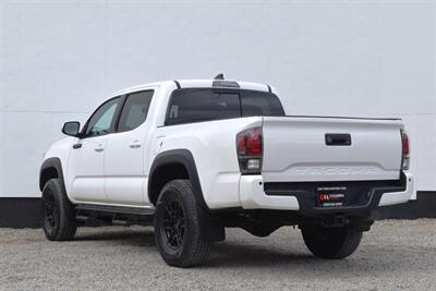 2020 Toyota Tacoma TRD Off-Road  4x4 4dr Double Cab 5.0ft Bed!**APPOINTMENT ONLY**Toyota Safety Sense! Adaptive Cruise Control! Lane Departure Alert! Pre-Collision System w/ Pedestrian Detection! Backup Camera! - Photo 2 - Portland, OR 97266