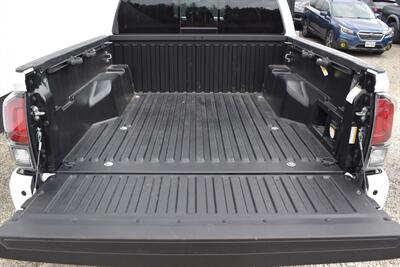 2020 Toyota Tacoma TRD Off-Road  4x4 4dr Double Cab 5.0ft Bed!**APPOINTMENT ONLY**Toyota Safety Sense! Adaptive Cruise Control! Lane Departure Alert! Pre-Collision System w/ Pedestrian Detection! Backup Camera! - Photo 29 - Portland, OR 97266