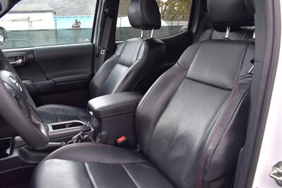 2020 Toyota Tacoma TRD Off-Road  4x4 4dr Double Cab 5.0ft Bed!**APPOINTMENT ONLY**Toyota Safety Sense! Adaptive Cruise Control! Lane Departure Alert! Pre-Collision System w/ Pedestrian Detection! Backup Camera! - Photo 11 - Portland, OR 97266