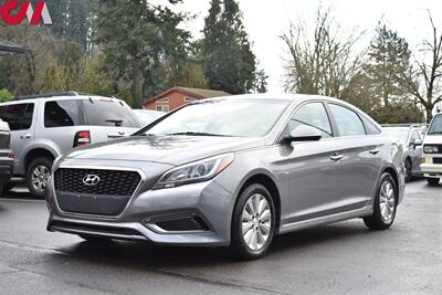 2017 Hyundai Sonata Hybrid SE  4dr Sedan **BY APPOINTMENT ONLY** Active Eco Mode! Bluetooth w/Voice Activation! Traction Control! Back-up Cam! Apple CarPlay! Android Auto! - Photo 8 - Portland, OR 97266