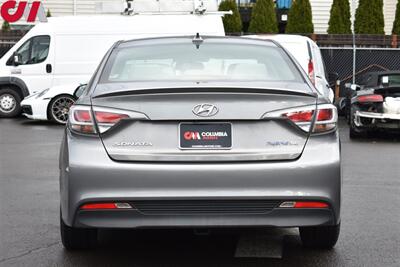 2017 Hyundai Sonata Hybrid SE  4dr Sedan **BY APPOINTMENT ONLY** Active Eco Mode! Bluetooth w/Voice Activation! Traction Control! Back-up Cam! Apple CarPlay! Android Auto! - Photo 4 - Portland, OR 97266