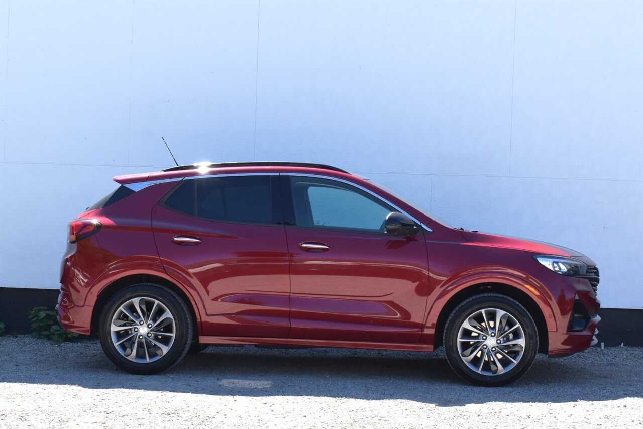 2020 Buick Encore GX Essence AWD 4dr Crossover! Blind Spot Assist! 360° Camera System! Parking Sensors! Lane Keeping Assist! Forward Collision Mitigation! Heated Steering Wheel! Apple CarPlay! Android Auto! Pano-Sunroof! - Photo 6 - Portland, OR 97266